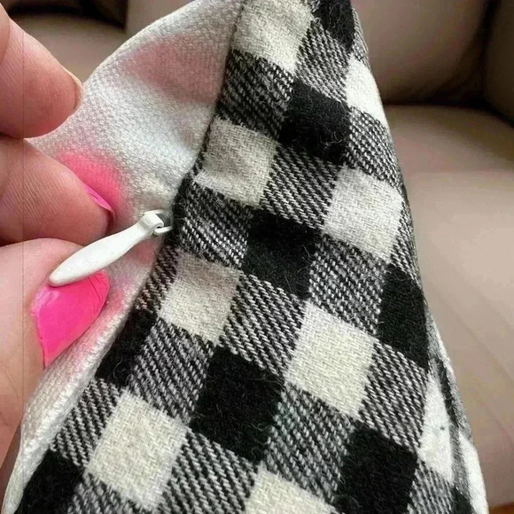 NEW Rae Dunn - Gorgeous JOY TO THE WORLD - Down Filled Accent Christmas Pillow - Picture 4 of 11